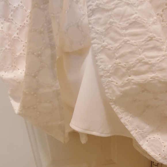 Rabbit design eyelet white dress - Picture 4 of 5